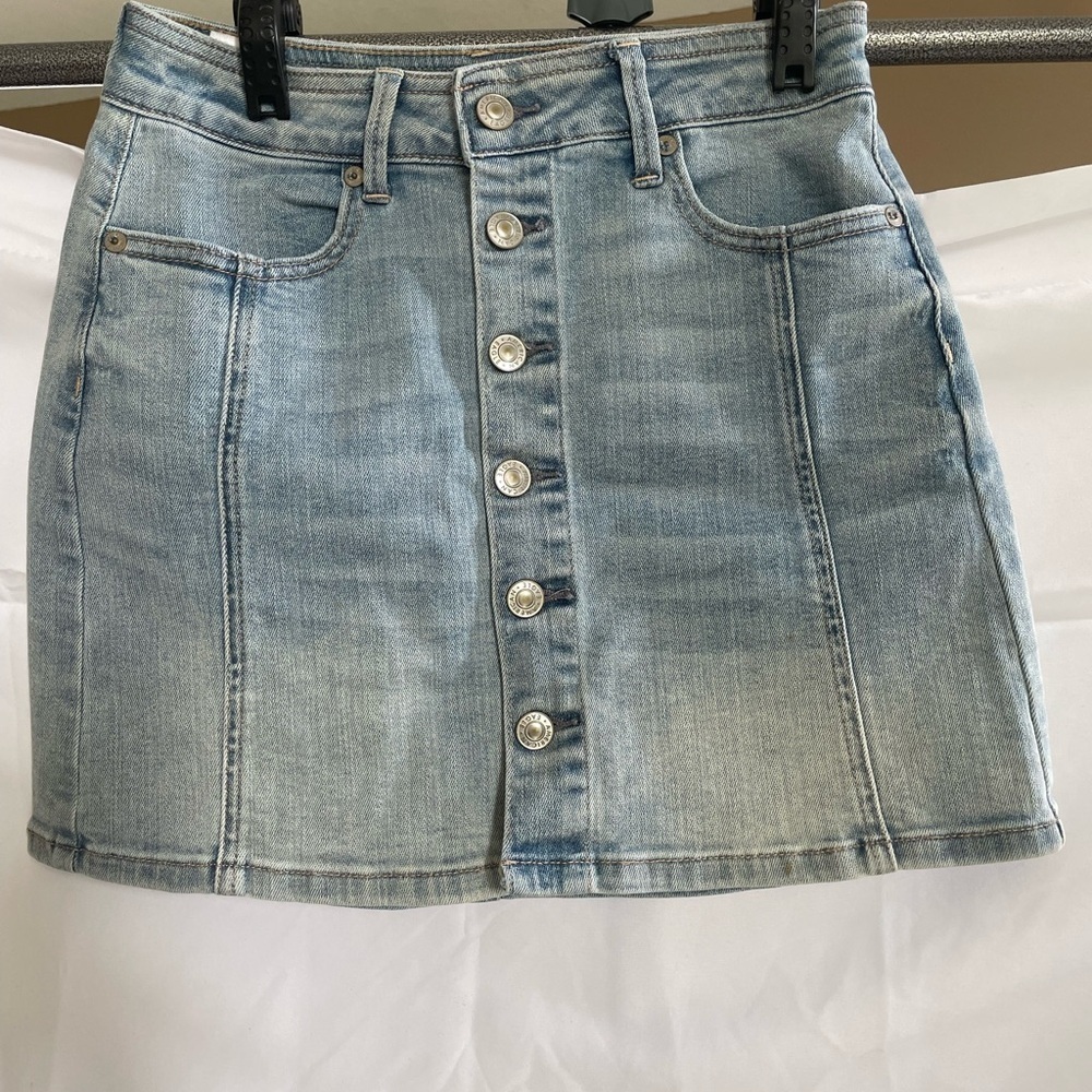 Denim Button-Front Skirt size 0 American Eagle
